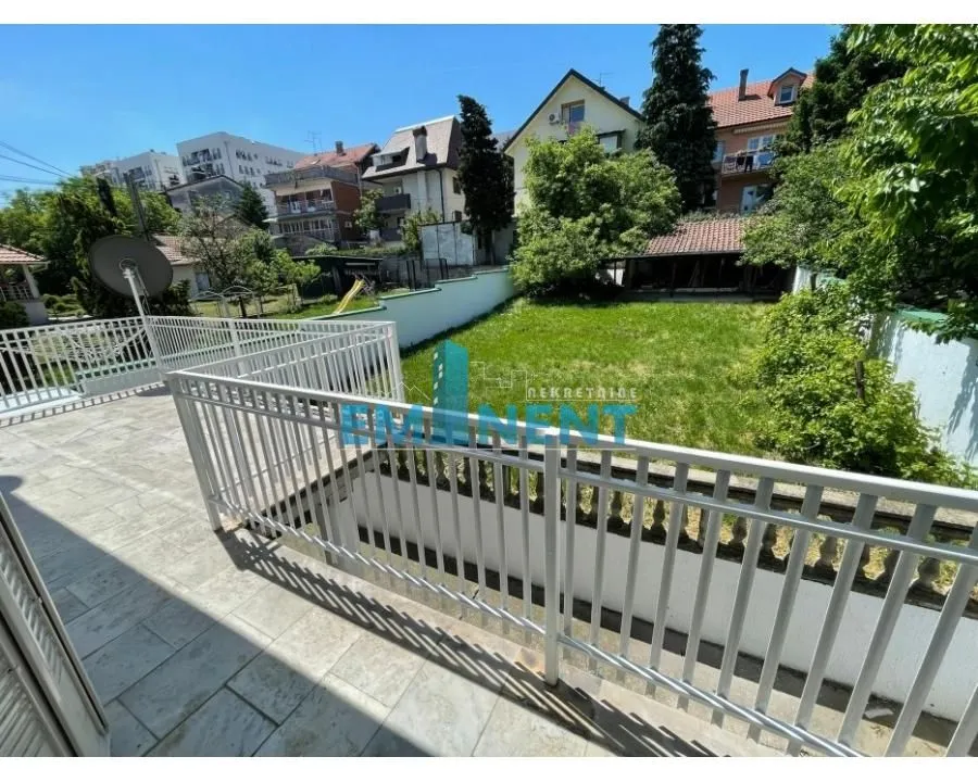 Sale, house, 600m², Voždovačka Crkva, Voždovac Sve Podlokacije