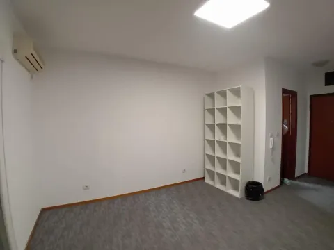 Prodaja, jednosoban stan, 30m², City Kvart, Podgorica - image 3