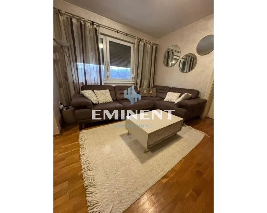 Izdavanje, trosoban stan, 73m², Voždovac Sve Podlokacije, Beograd