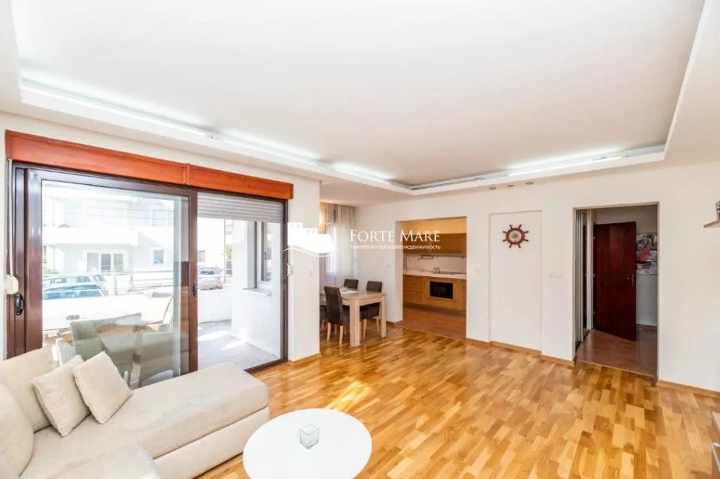 Prodaja, dvosoban stan, 80m², Đenovići, Herceg Novi