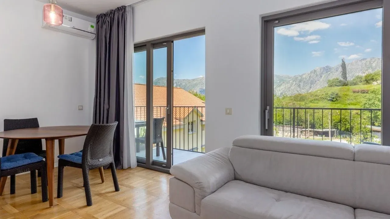 Sale, one bedroom apartment, 52m², Dobrota, Kotor