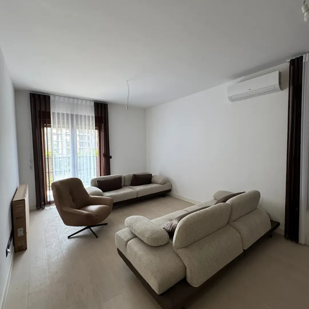 Izdavanje, jednosoban stan, 53m², 1 maj, Podgorica