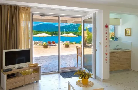 Prodaja, kuća, 300m², Krašići, Tivat - image 2