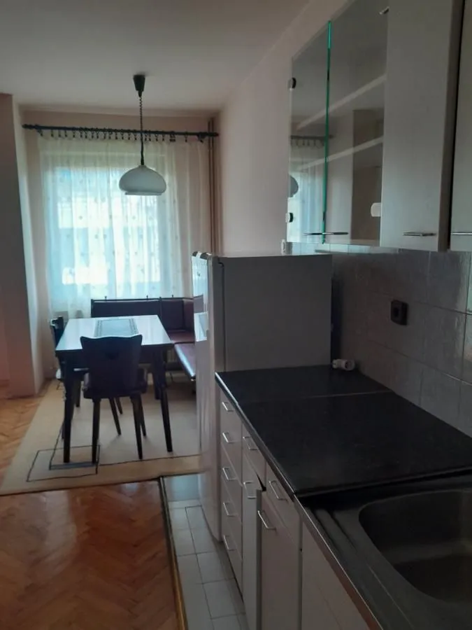 Izdavanje, jednosoban stan, 50m², Tavrića obori, Jagodina