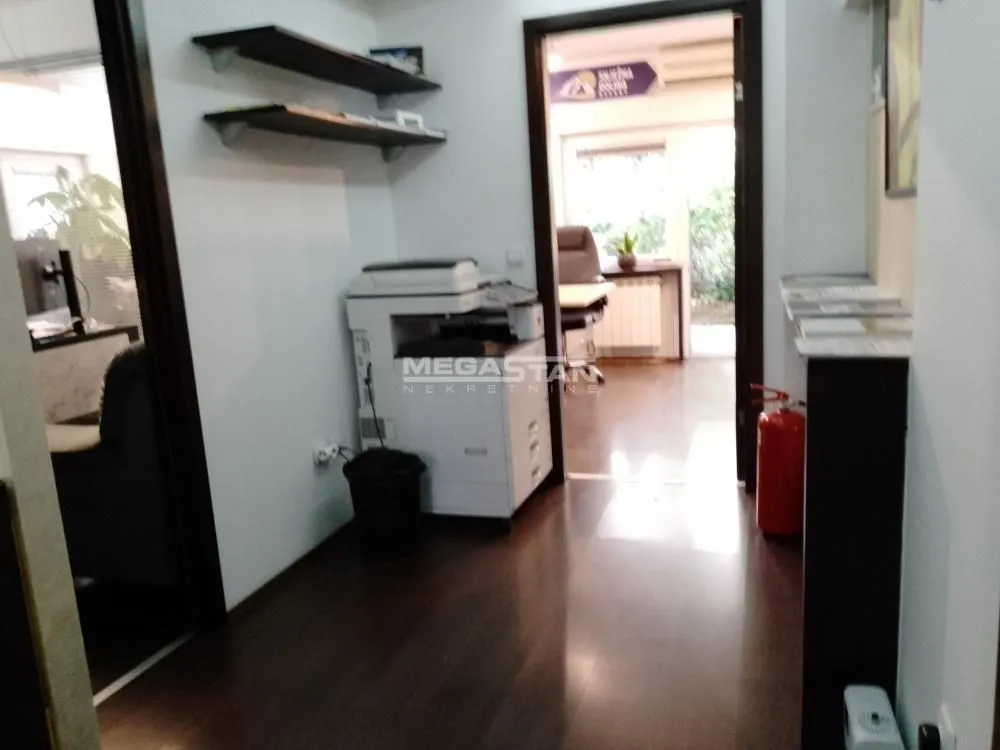 Sale, office space, 87m², Lekino Brdo, Voždovac Sve Podlokacije