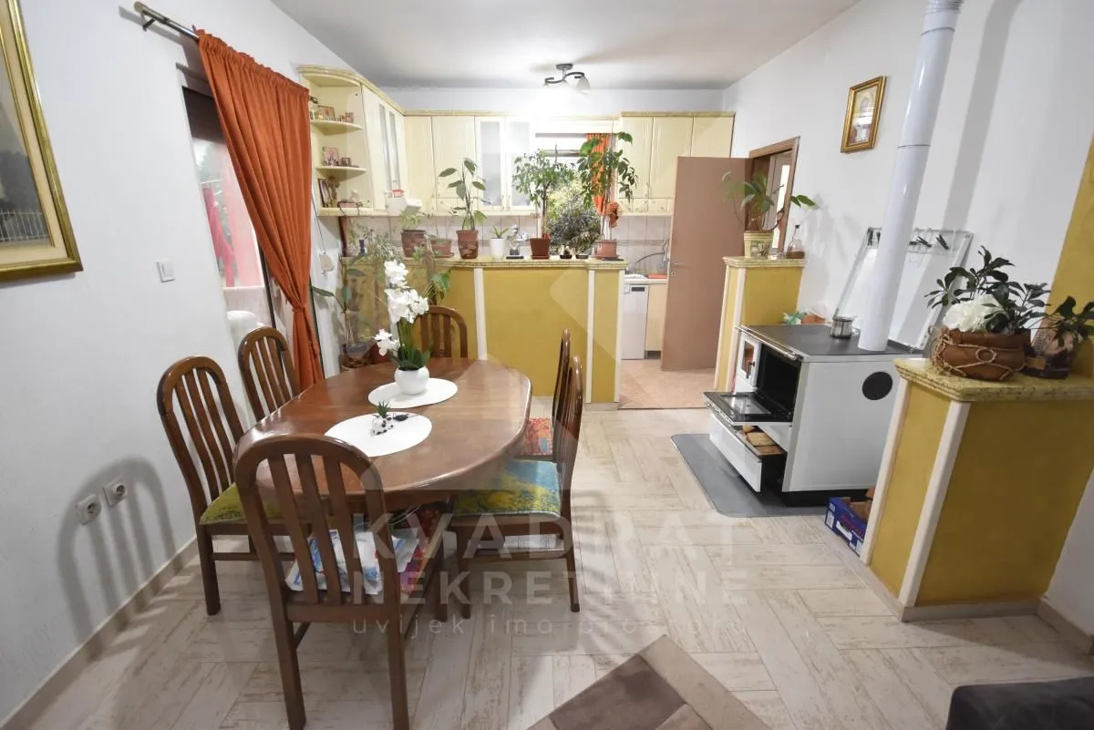 Prodaja, kuća, 182m², Donja Gorica, Podgorica
