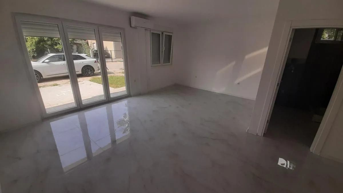 Rent, office space, 35m², Lipov gaj, Novi Sad Sve Podlokacije