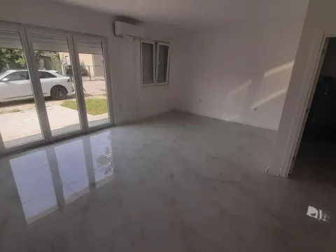 Izdavanje, poslovni prostor, 35m², Veternik, Novi Sad Sve Podlokacije - image 2