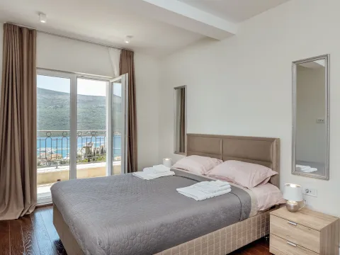 Sale, three bedroom apartment, 164m², Đenovići, Herceg Novi - image 10