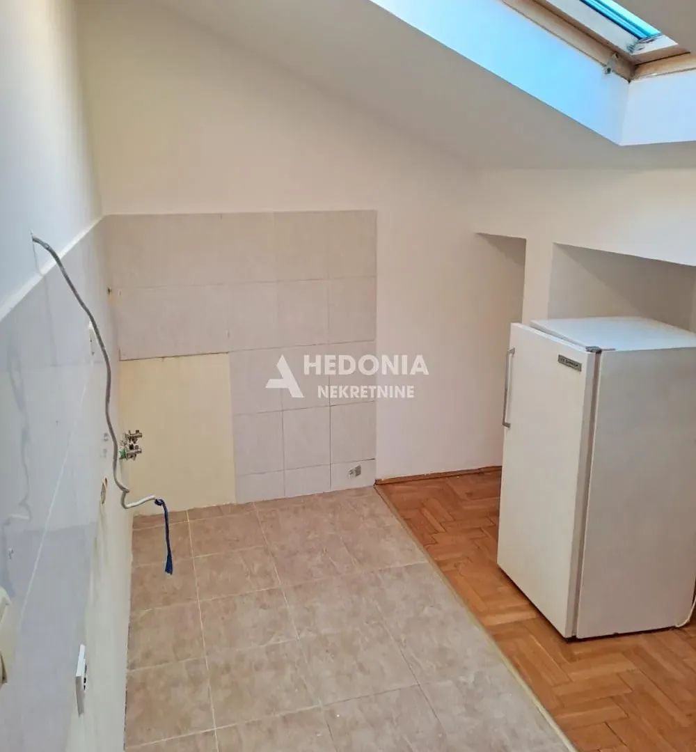 Prodaja, jednosoban stan, 50m², Cerak, Beograd