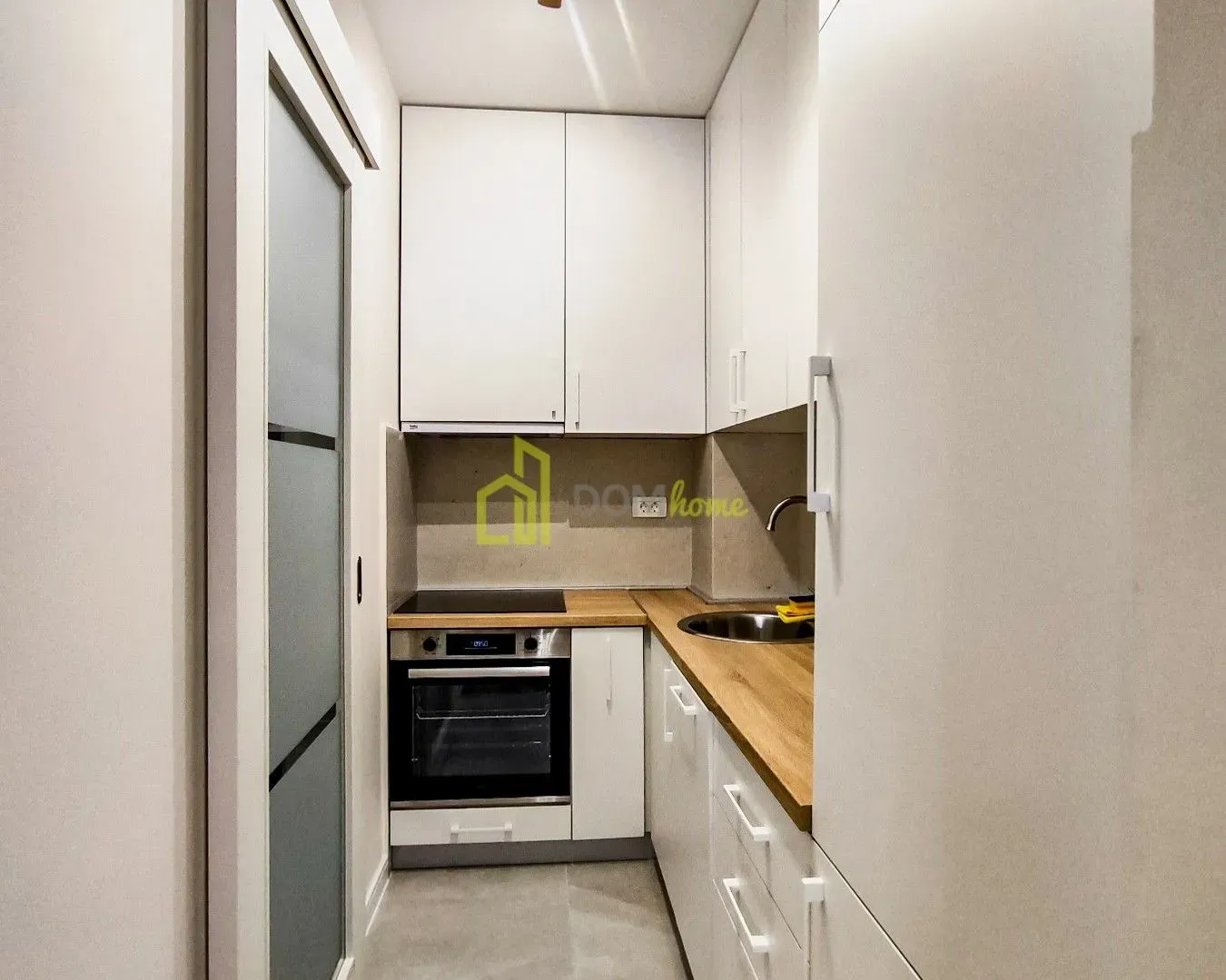 Prodaja, garsonjera, 33m², Central Point, Podgorica
