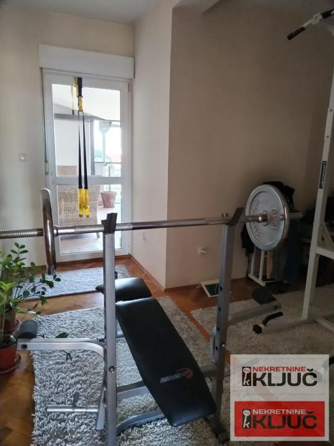 Prodaja, četvorosoban stan, 148m², Centar, Novi Sad