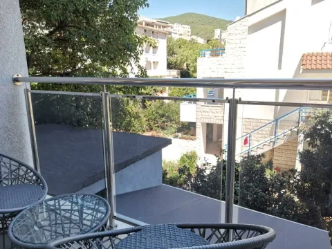 Rent, one bedroom apartment, 40m², Gospoština, Budva - image 14