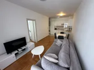 Izdavanje, jednosoban stan, 39m², Budva, Crna Gora - image 1