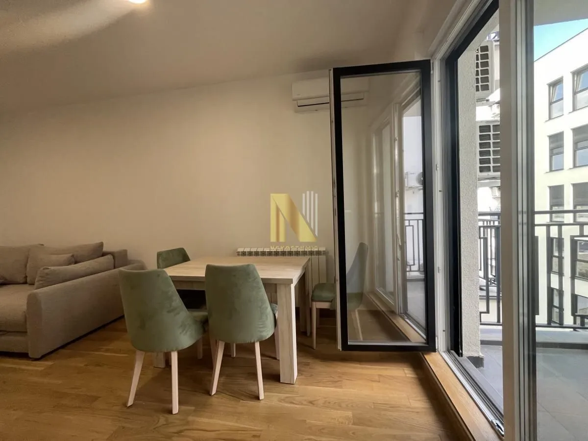 Izdavanje, dvosoban stan, 43m², Sajmište, Novi Sad