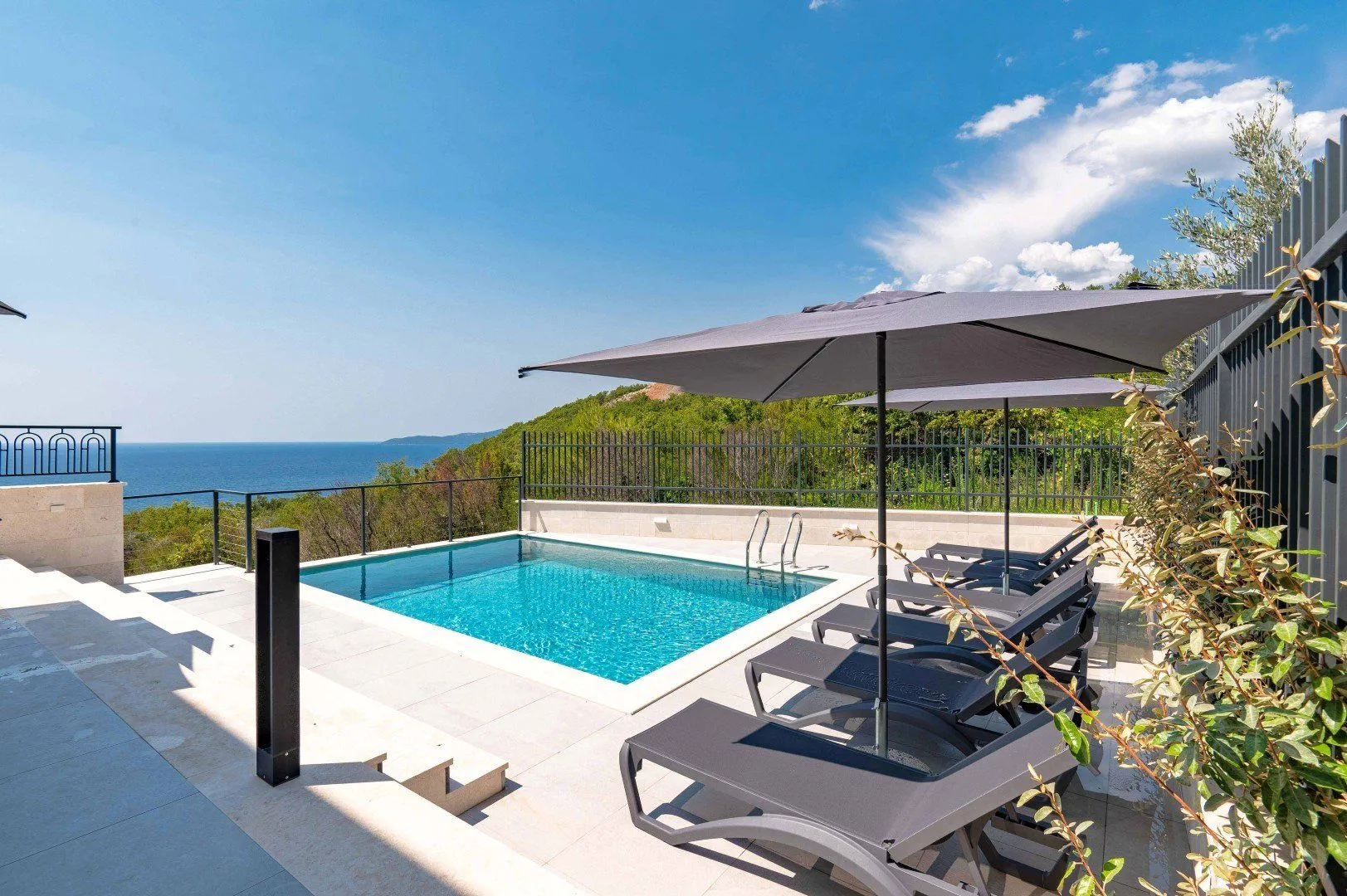 Sale, house, 318m², Reževići, Budva