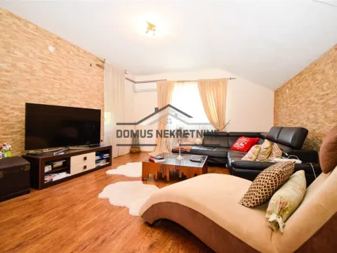 Izdavanje, kuća, 250m², Donja Gorica, Podgorica - image 22