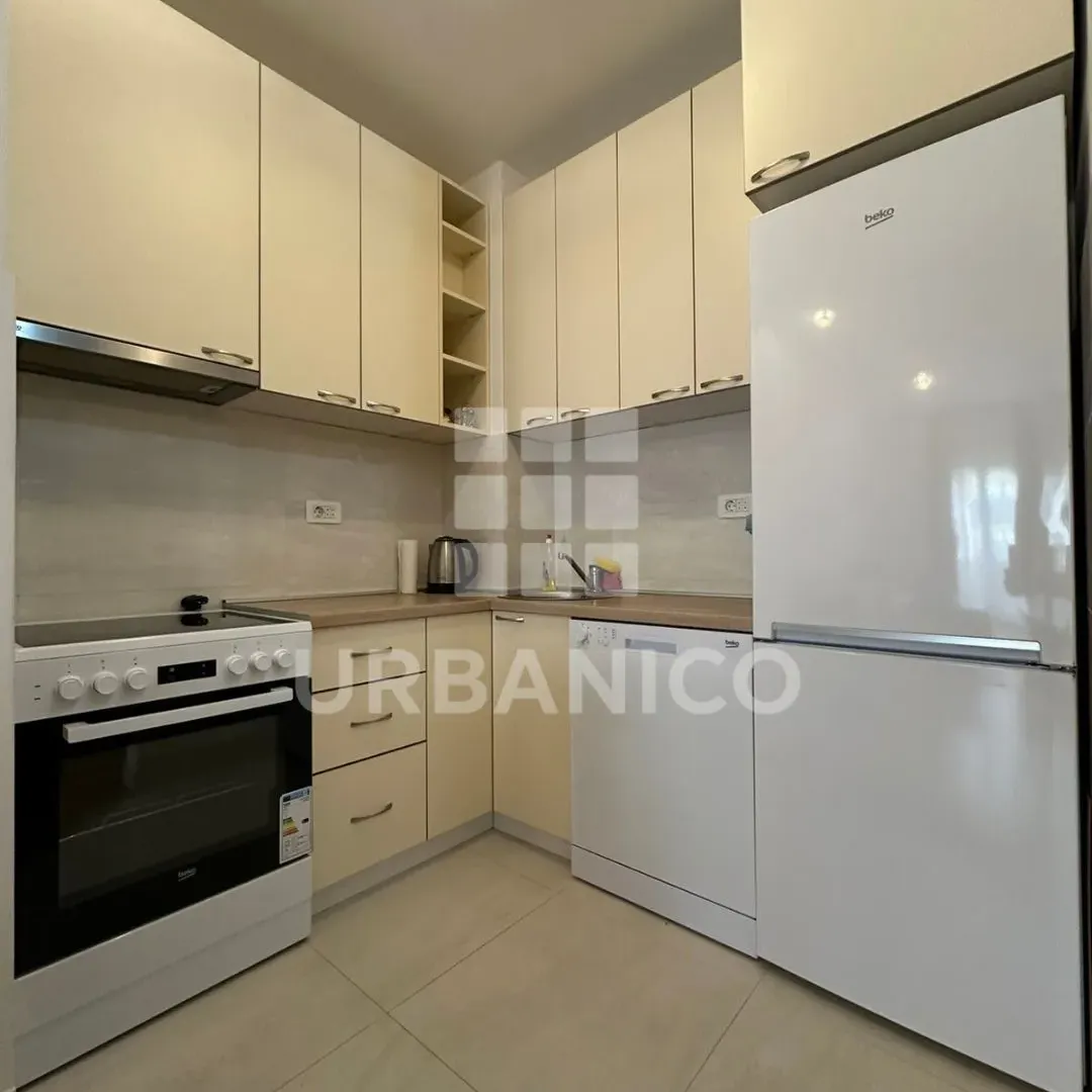 Izdavanje, jednosoban stan, 42m², Central Point, Podgorica