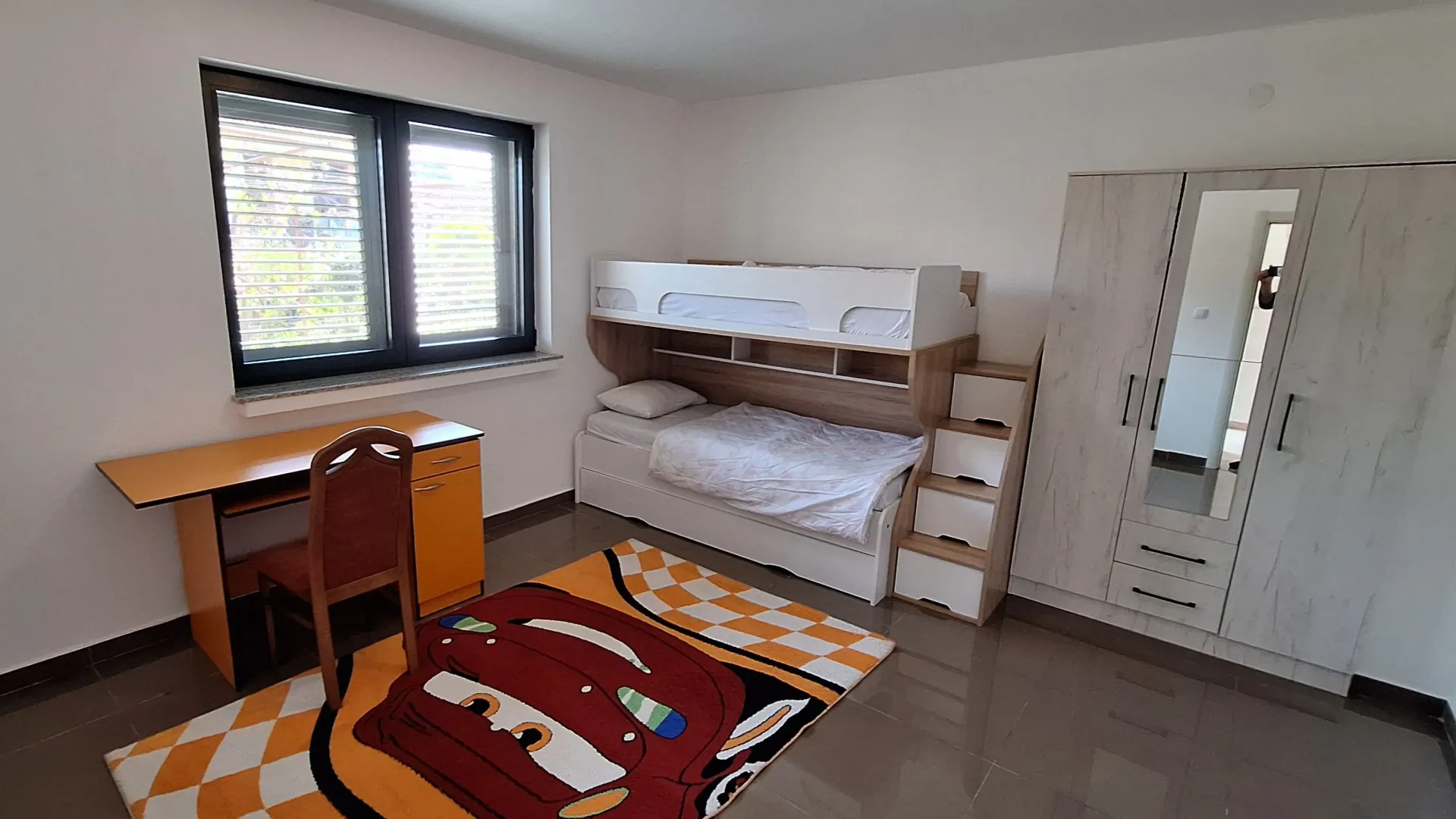Izdavanje, kuća, 110m², Stari Aerodrom, Podgorica