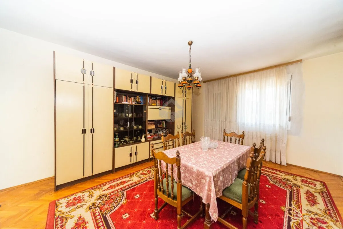 Sale, house, 320m², Zlatica, Podgorica