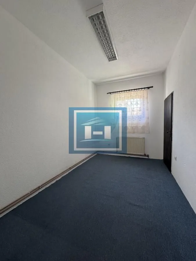 Rent, office space, 84m², Ćuprija, Srbija