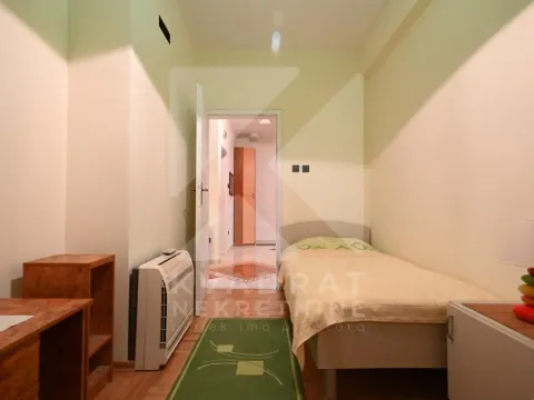 Izdavanje, dvosoban stan, 76m², Centar, Podgorica - image 10