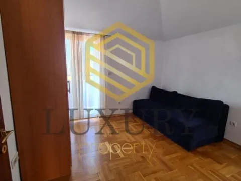 Rent, four bedroom apartment, 100m², Stari Aerodrom, Podgorica - image 8