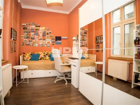 Prodaja, četvorosoban stan, 77m², Skadarlija, Beograd - image 8