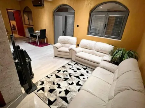 Izdavanje, jednosoban stan, 45m², Stari Aerodrom, Podgorica