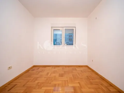 Izdavanje, jednosoban stan, 50m², Pobrežje, Podgorica - image 7