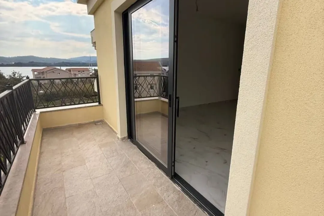 Prodaja, jednosoban stan, 49m², Tivat, Crna Gora