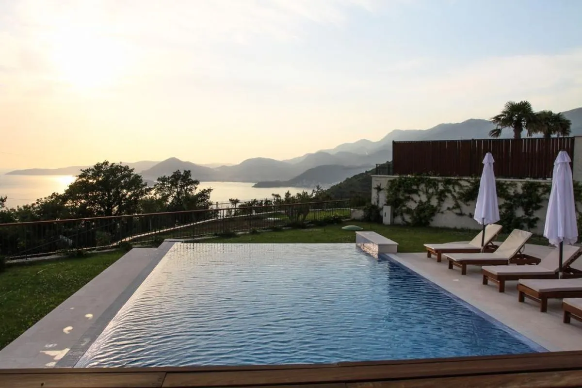 Prodaja, kuća, 600m², Blizikuće, Budva