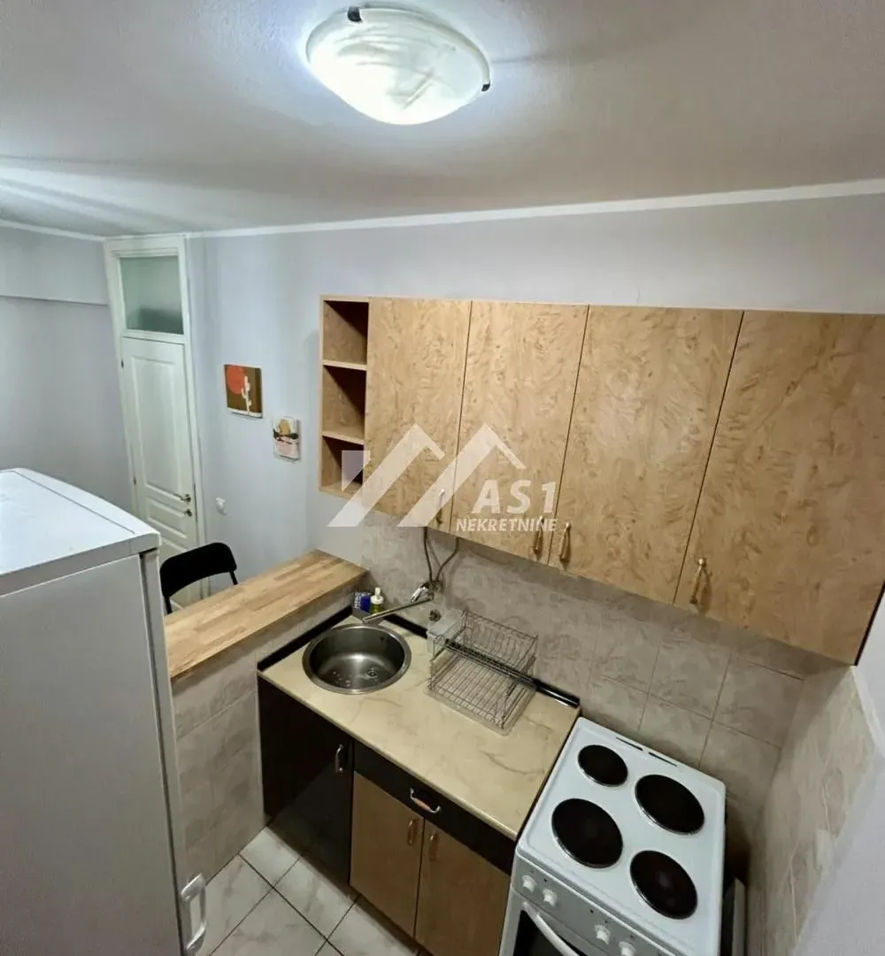 Izdavanje, stan, 29m², Bulevar Oslobodjenja, Novi Sad Sve Podlokacije