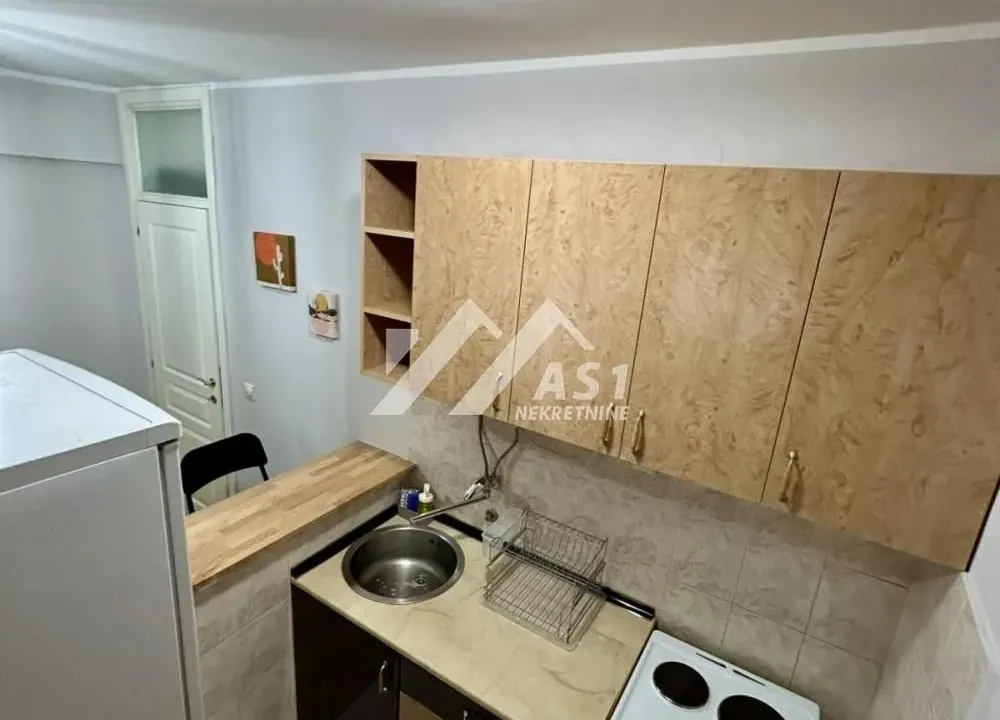 Izdavanje, stan, 29m², Bulevar Oslobodjenja, Novi Sad Sve Podlokacije