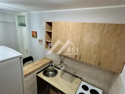 Izdavanje, stan, 29m², Bulevar Oslobodjenja, Novi Sad Sve Podlokacije