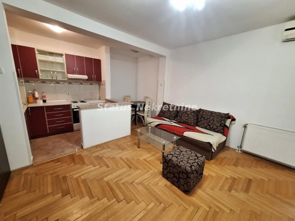 Izdavanje, dvosoban stan, 42m², Sajmište, Novi Sad