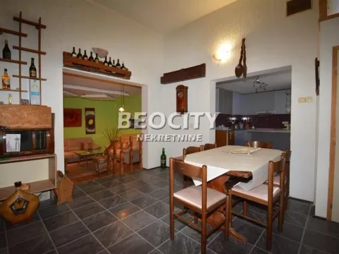 Sale, house, 770m², Glumčevo brdo, Barajevo - image 13