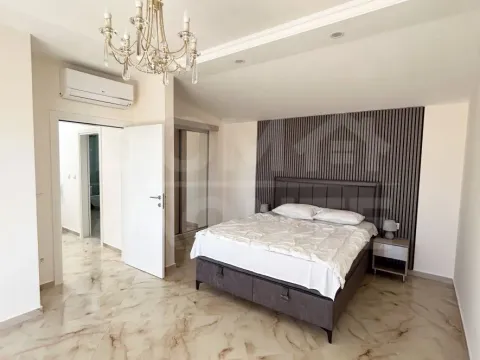 Rent, house, 240m², Tivat, Crna Gora - image 12