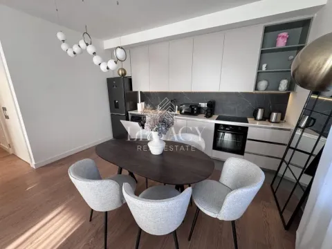 Izdavanje, trosoban stan, 89m², Savski Venac, Beograd - image 14