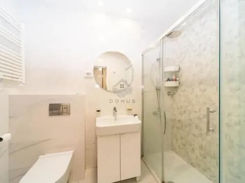 Izdavanje, jednosoban stan, 49m², Central Point, Podgorica - image 9