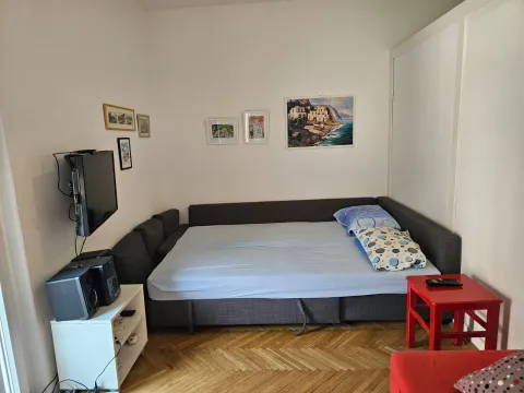 Izdavanje, jednosoban stan, 40m², Budva, Crna Gora - image 18
