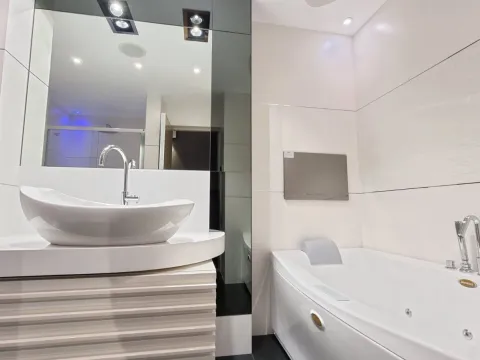 Sale, two bedroom apartment, 108m², Budva, Crna Gora - image 19