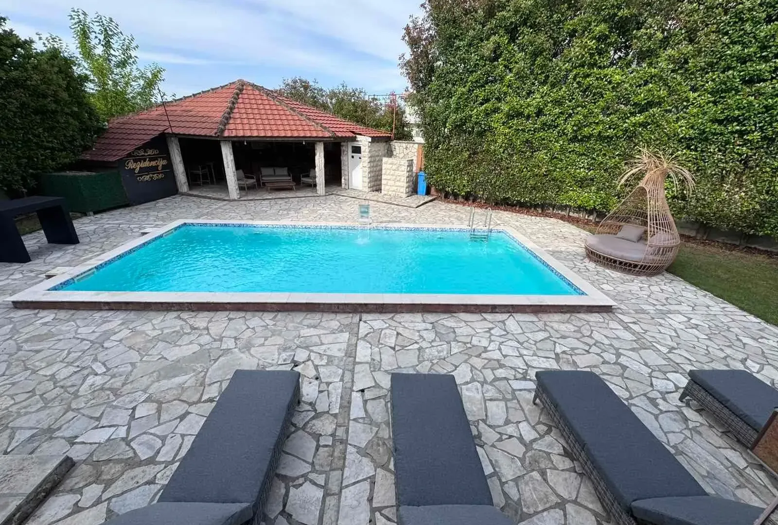 Rent, house, 330m², Zeta, Podgorica