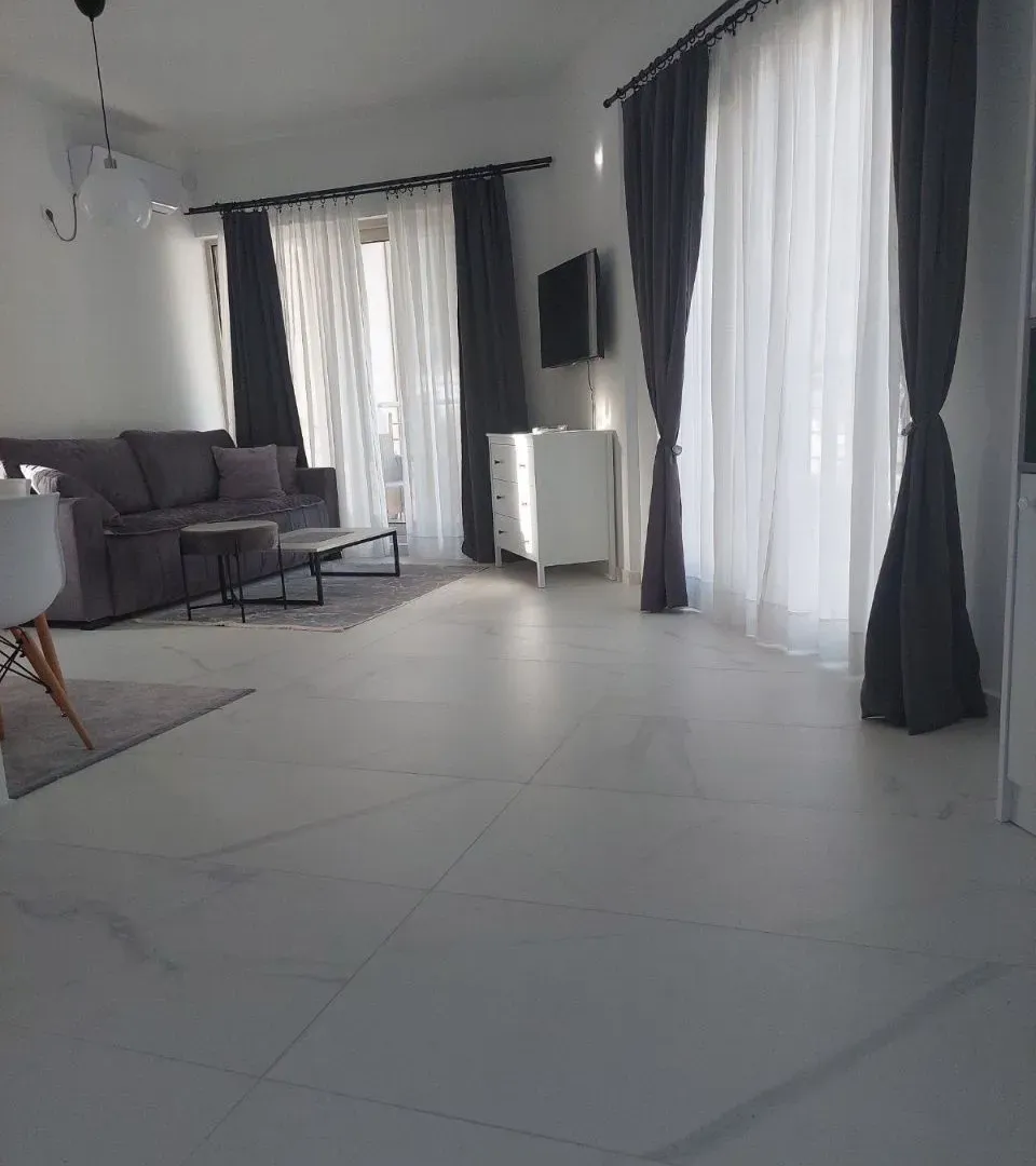 Rent, two bedroom apartment, 65m², Bulevar, Budva