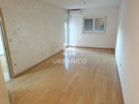 Izdavanje, jednosoban stan, 47m², City Kvart, Podgorica - image 2