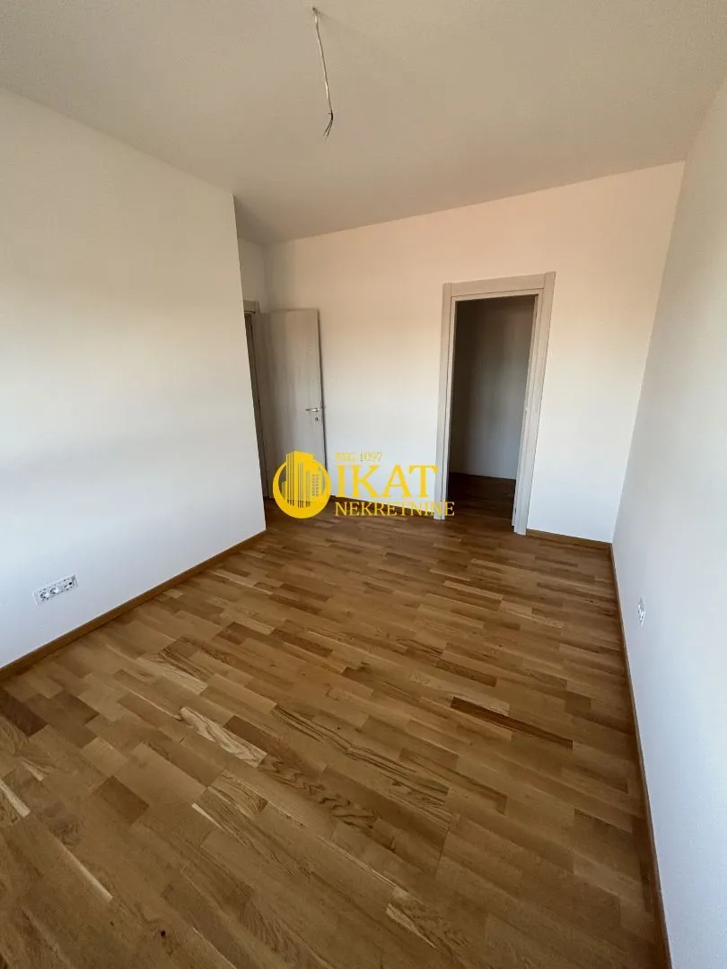 Sale, four bedroom apartment, 80m², Centar, Stara Pazova