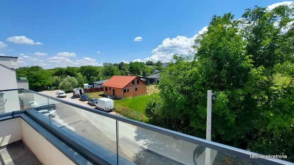 Prodaja, trosoban stan, 78m², Petrovaradin, Novi Sad