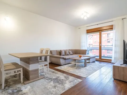 Izdavanje, dvosoban stan, 70m², Master Kvart, Podgorica - image 20