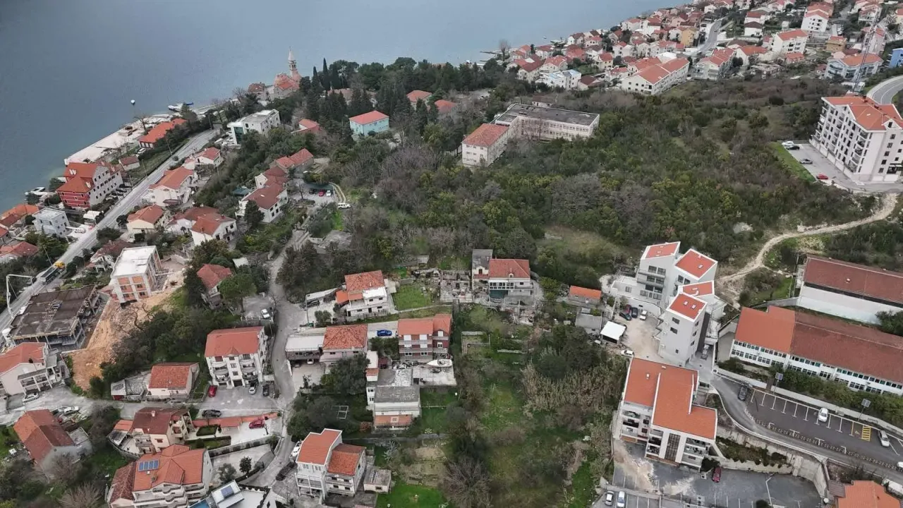 Prodaja, plac, 3500m², Dobrota, Kotor