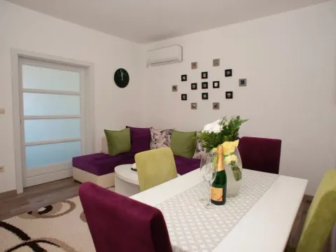 Izdavanje, jednosoban stan, 42m², Bečići, Budva - image 14